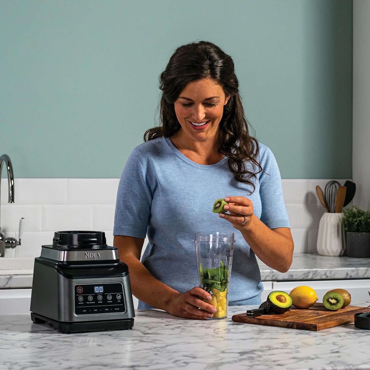Ninja BN800UK 3-in-1 Food Processor & Blender 1200W – 2.1L Jug, 1.8L Bowl, Auto-iQ, Black